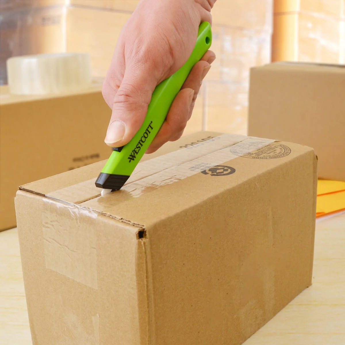 Westcott Full Size Auto Retractable Ceramic Utility Box Cutter (16475) - Image 6