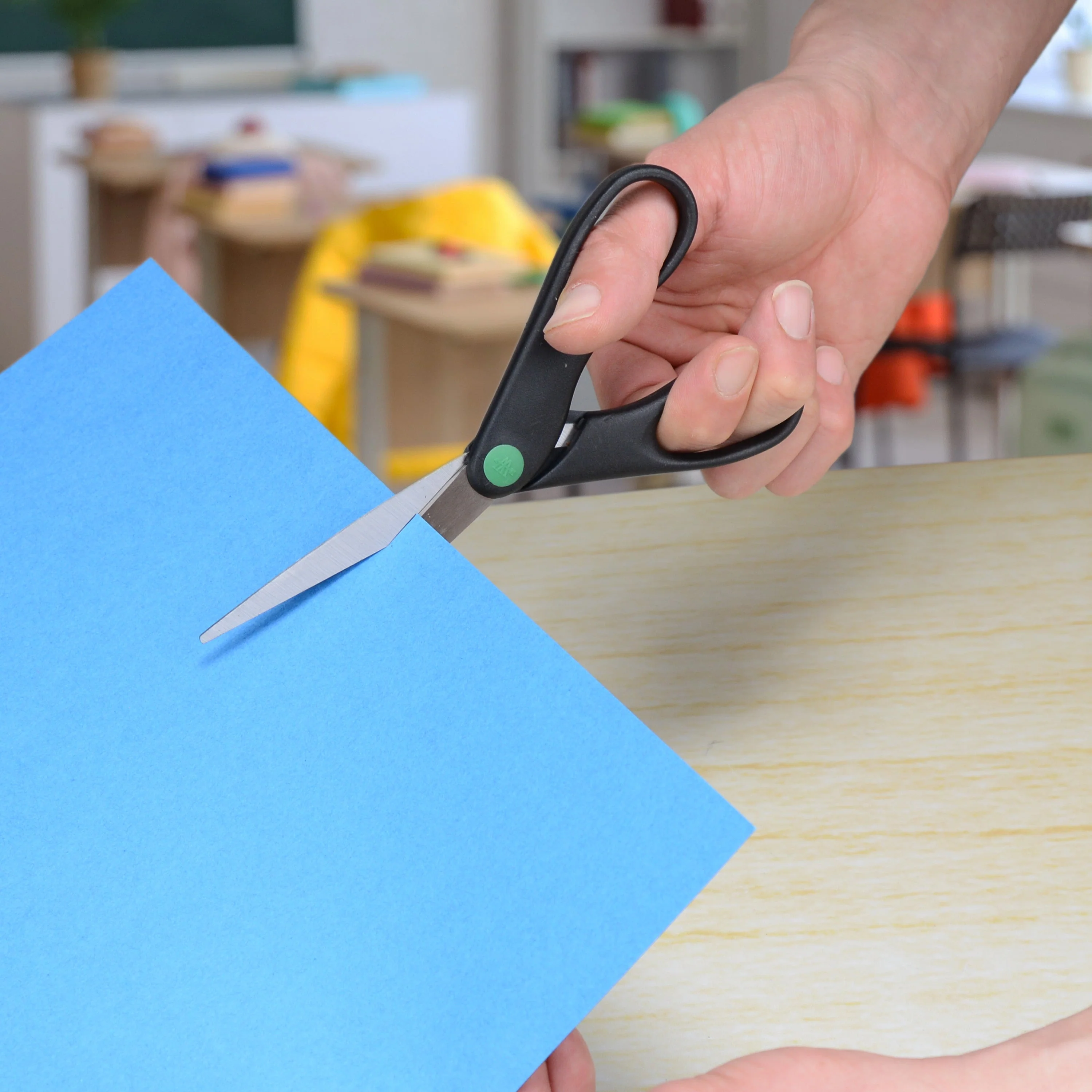 Westcott 7" KleenEarth Recycled Stainless Steel Scissors, Black (44218) - Image 5