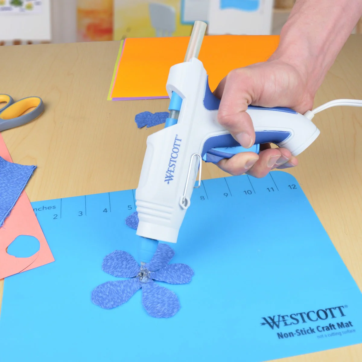 Westcott Premium Mid-Sized Hot Glue Gun, 60 Watt (16893) - Image 9