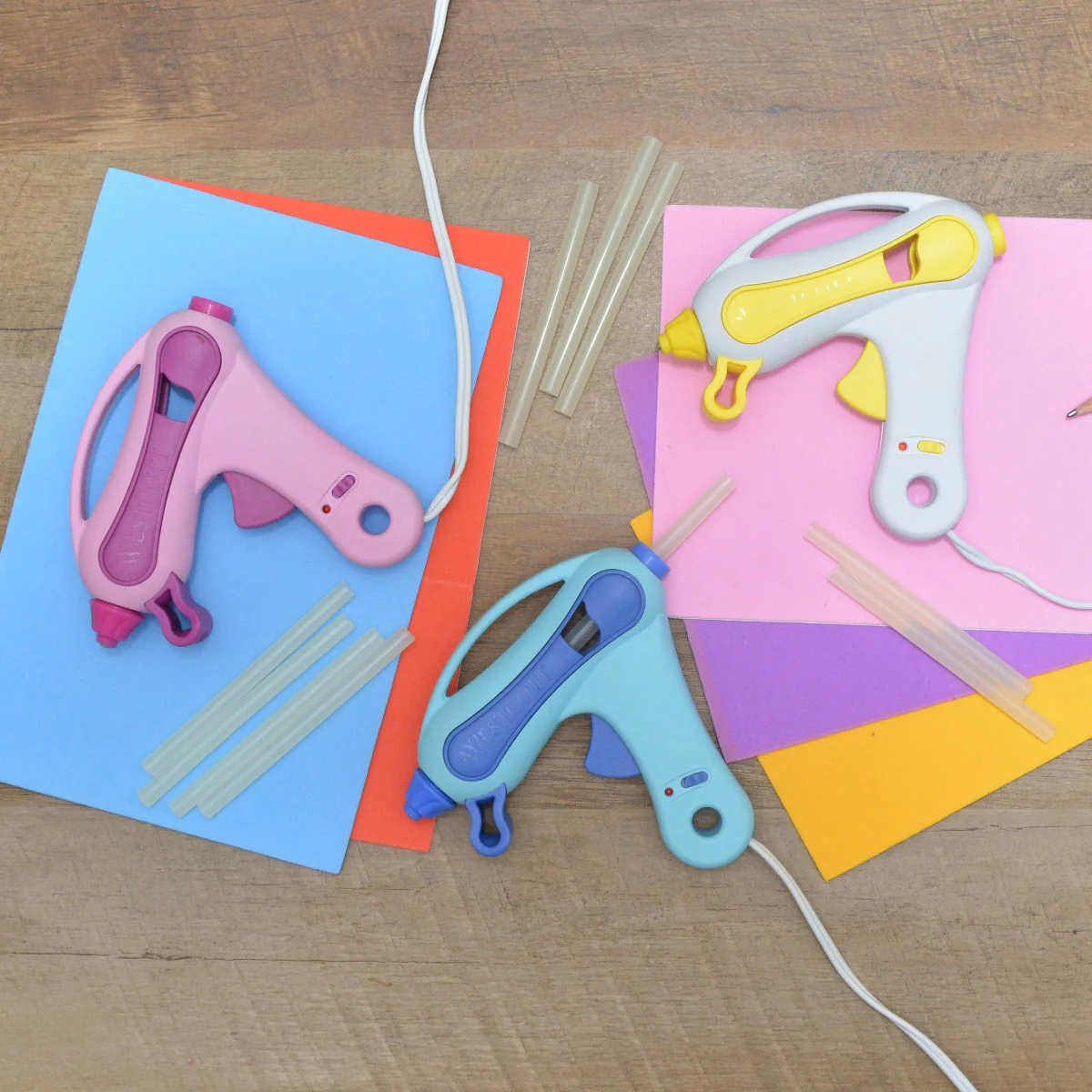 Westcott "So Cool!" Low-Temp Glue Sticks for Young Crafters, Pack of 30 (17986) - Image 9